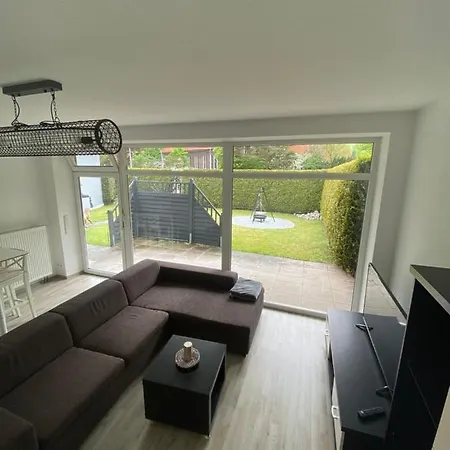 Ferien- Und Monteurwohnung Mit Grossem Garten Дом отдыха *