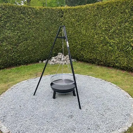 Ferien- Und Monteurwohnung Mit Grossem Garten Дом отдыха